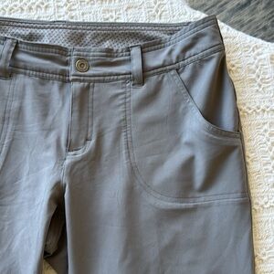 The North Face Gray Cargo Pants Lightweight and Quick-Drying